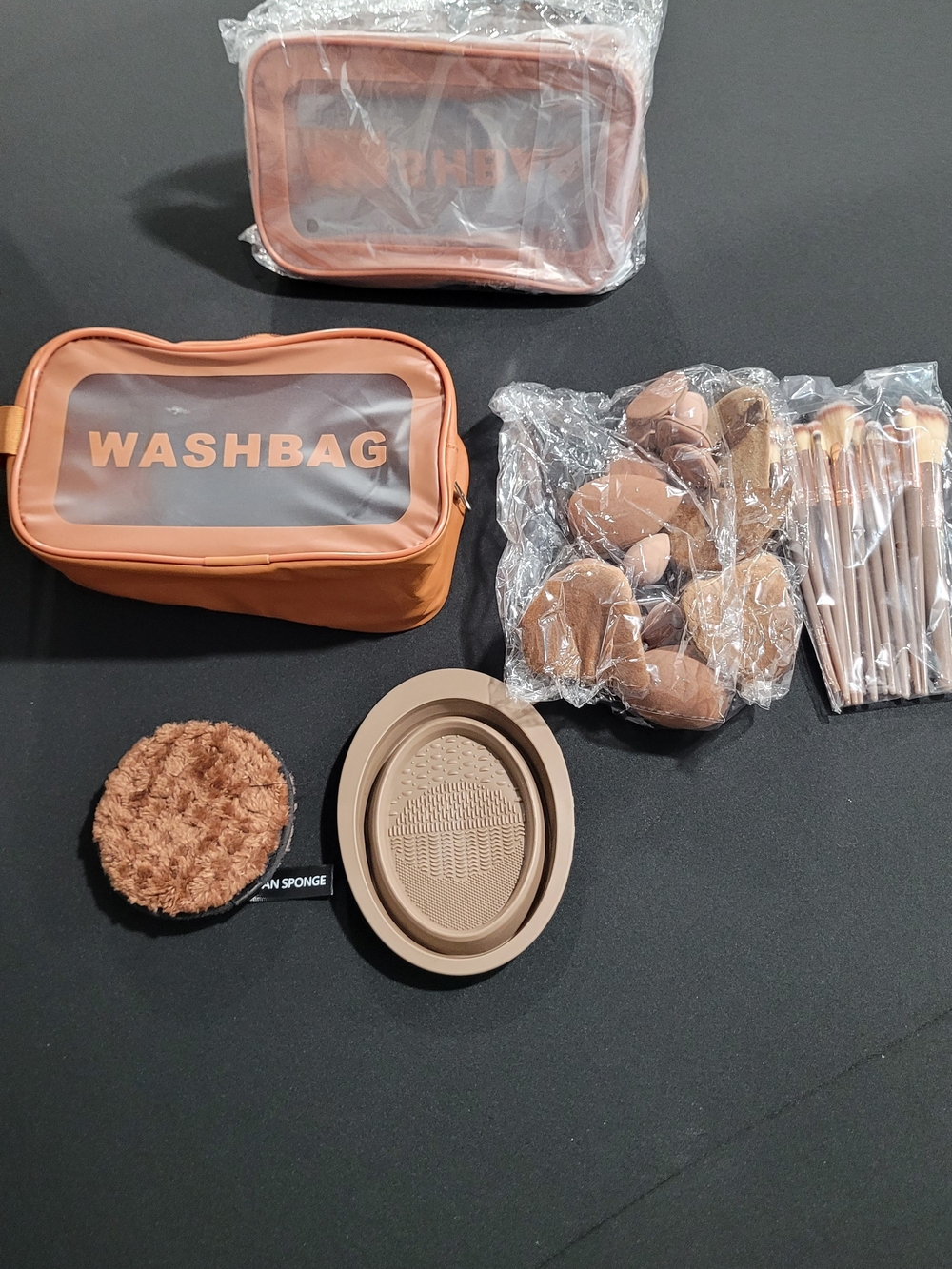 Washbag Cosmetic Travel Kit with Brown Makeup Brushes & Sponges